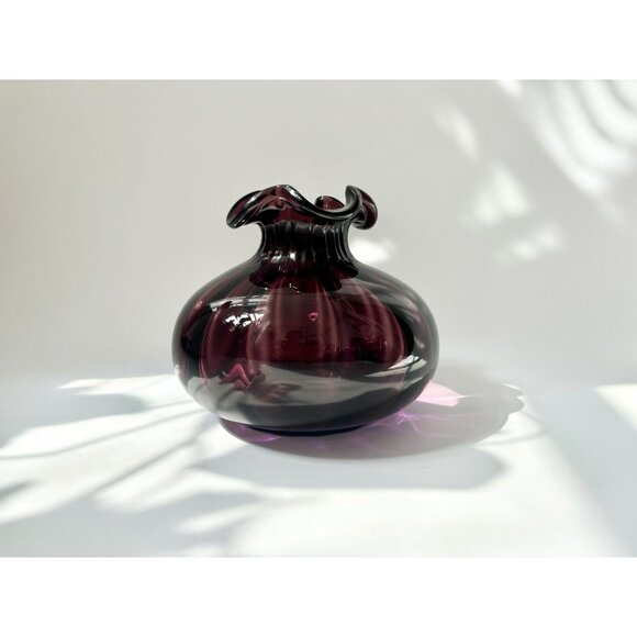 SOLD / Amethyst Beacon Ruffled Edge 1930's Made Bulbous Vintage MCM Vase - Picture 6 of 9
